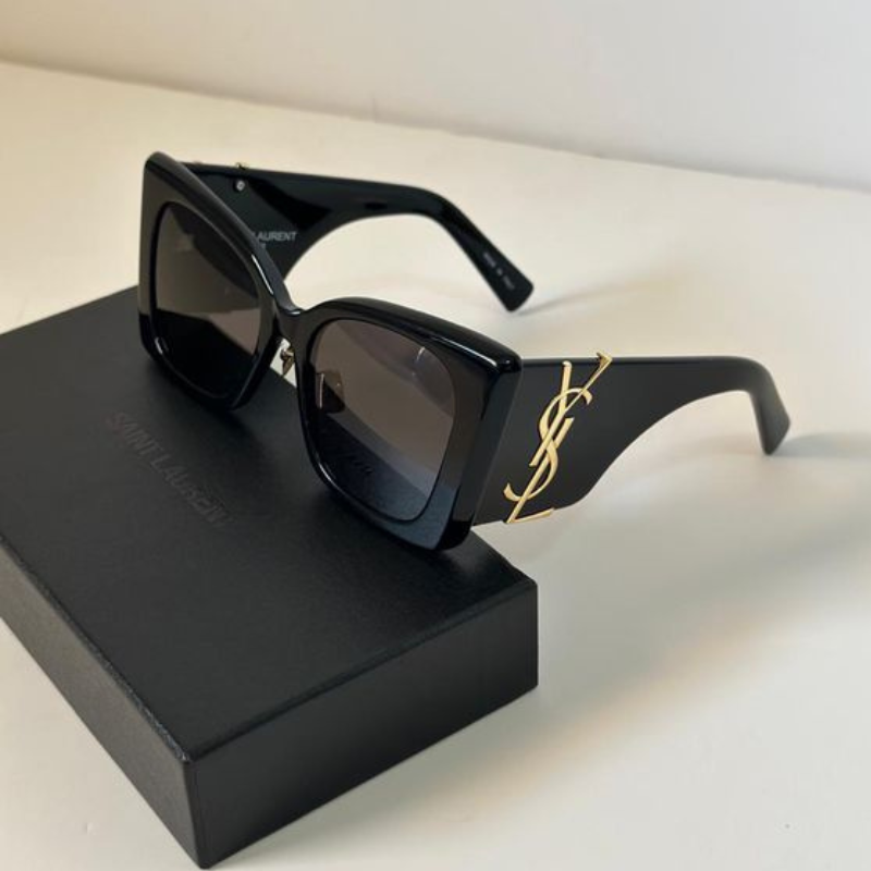 JUNHO BLACK - 2 Óculos Yves Saint Laurent - COMPRE 1 LEVE 2